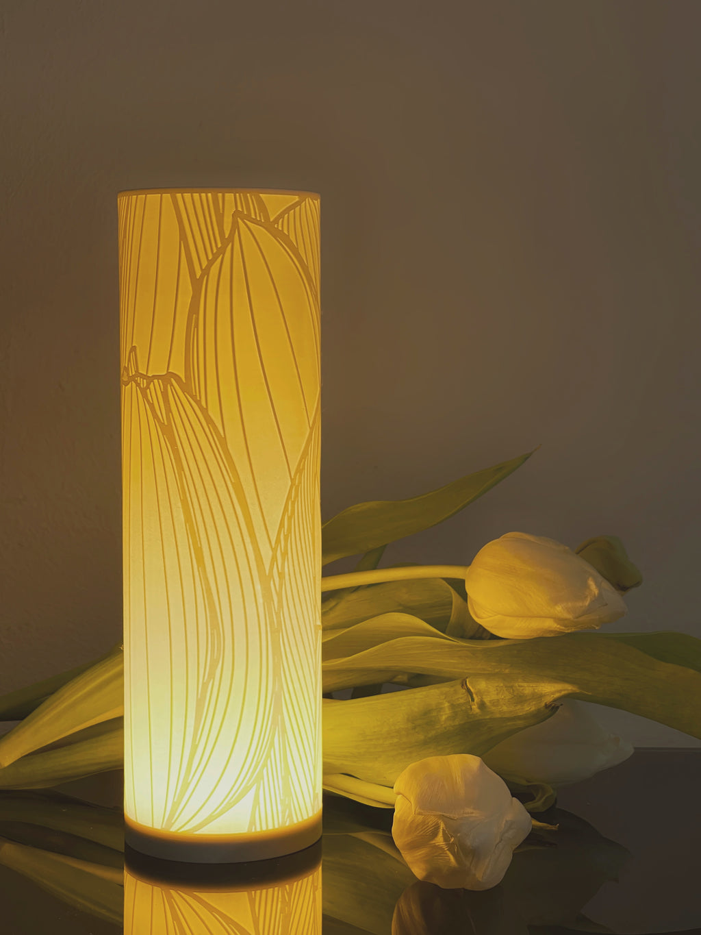 [sold out] TULIPA LED LAMP