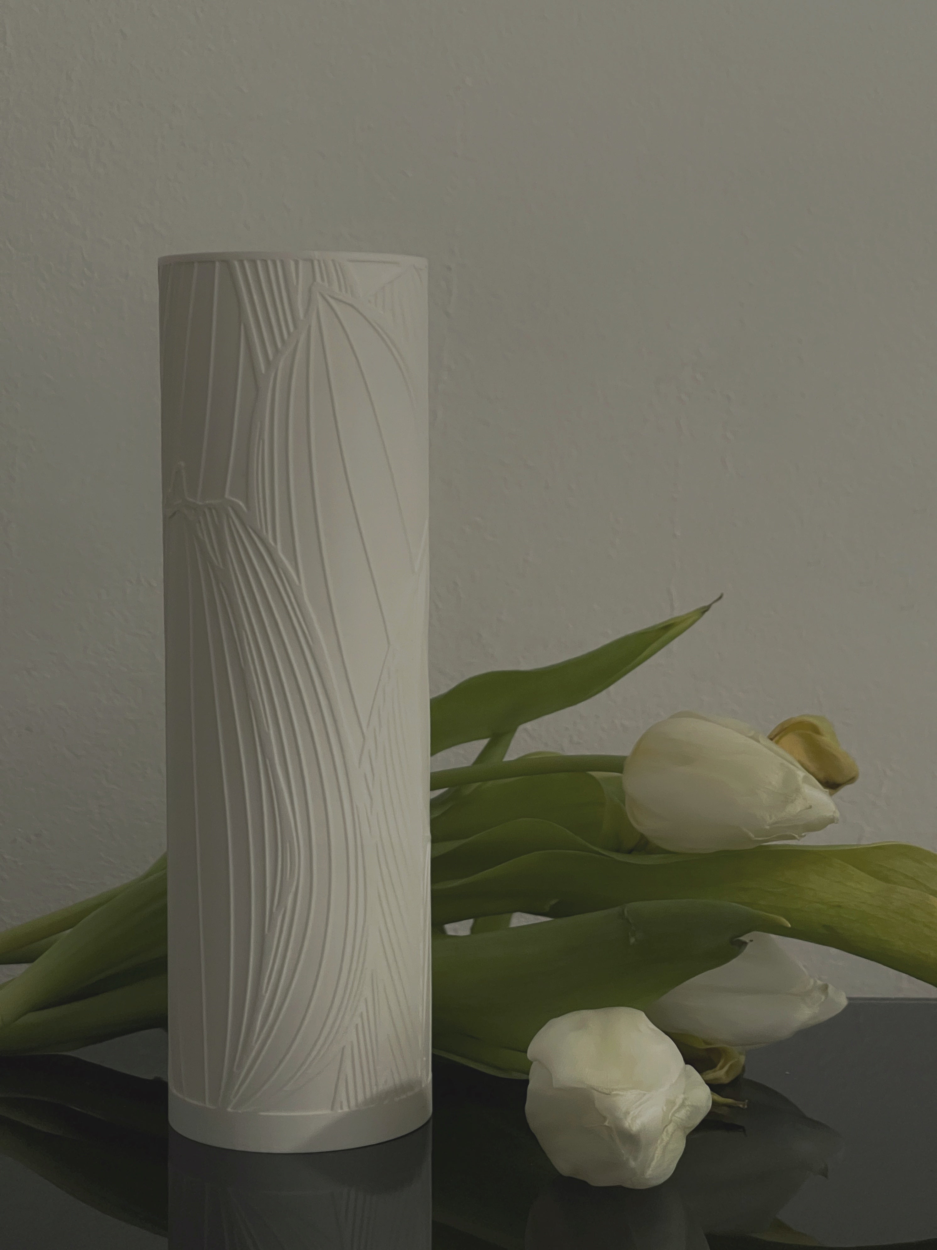 [sold out] TULIPA LED LAMP